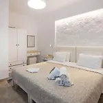 埃莱安娜一室公寓酒店