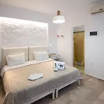 埃莱安娜一室公寓酒店 4* 安倍拉斯