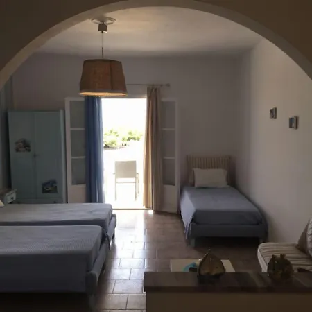 Hotel apartamentowy Eleana Ambelas