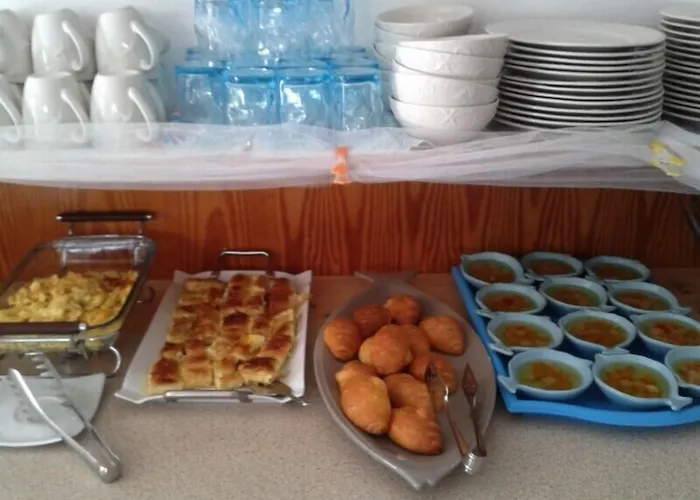 Ξενοδοχείο με διαμερίσματα Eleana Αμπελάς